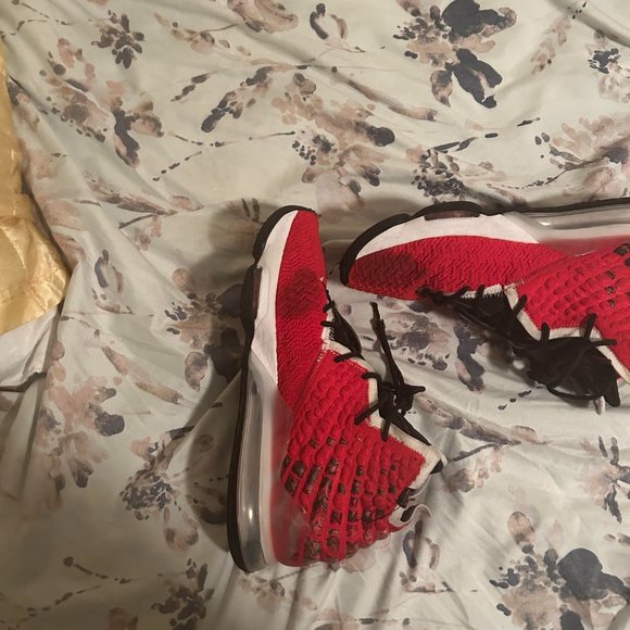 Nike Lebron 17 - Picture 5 of 9